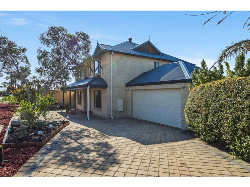 51 East Road, Hocking WA 6065