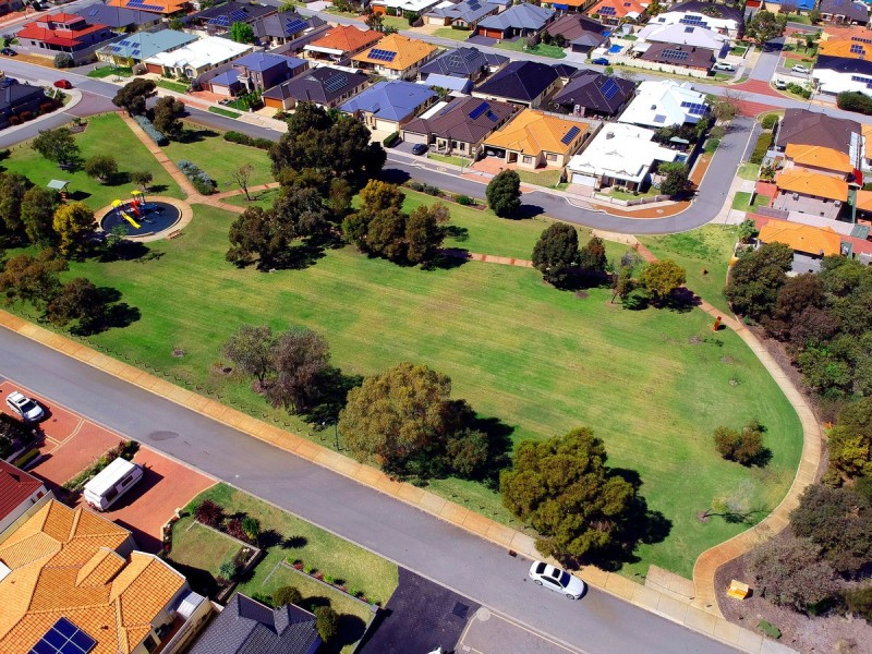 7 Winston Way, Madeley WA 6065