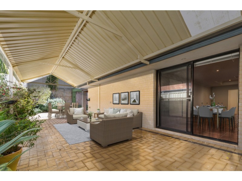 7 Winston Way, Madeley WA 6065