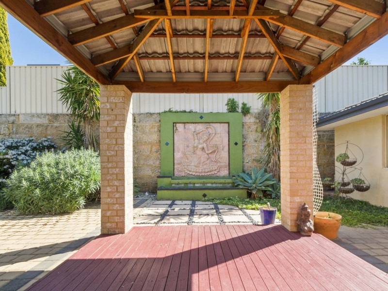 7 Winston Way, Madeley WA 6065