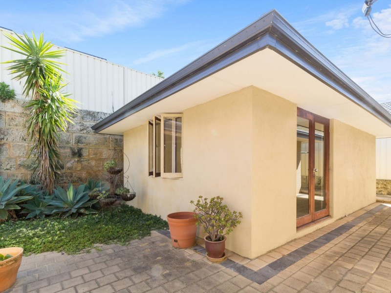 7 Winston Way, Madeley WA 6065