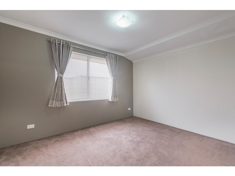 31 Keyham Street, Bertram WA 6167