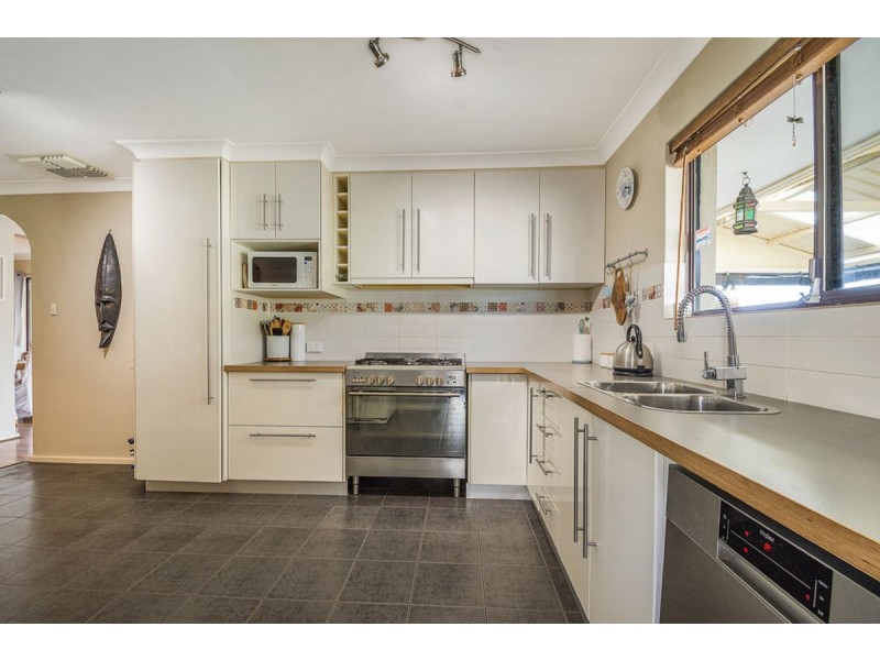 16 Goolema Place, Wanneroo WA 6065