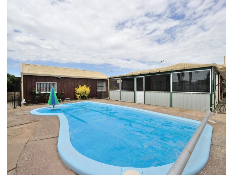 89 Sicklemore Road, Parmelia WA 6167