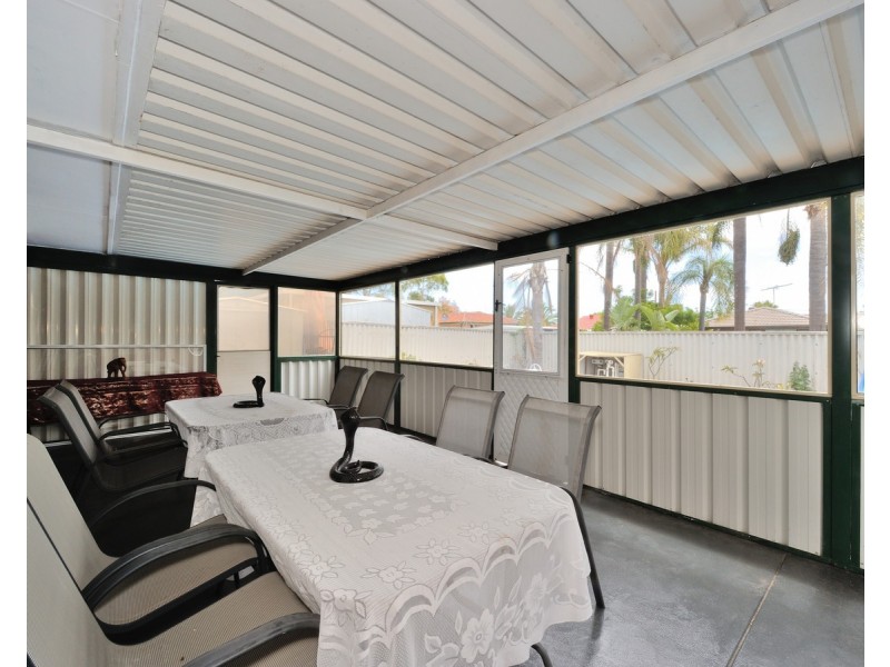 89 Sicklemore Road, Parmelia WA 6167