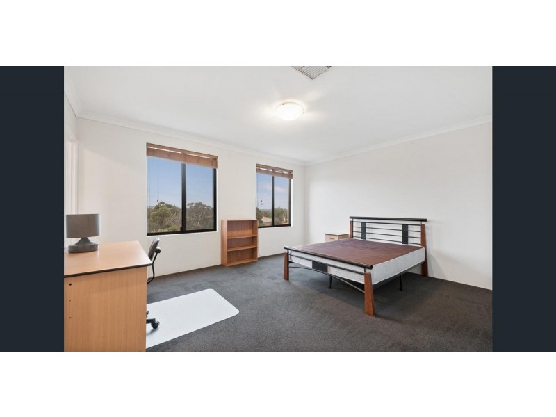 61 Lakeside Drive, Joondalup WA 6027