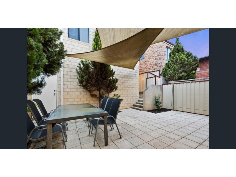 61 Lakeside Drive, Joondalup WA 6027