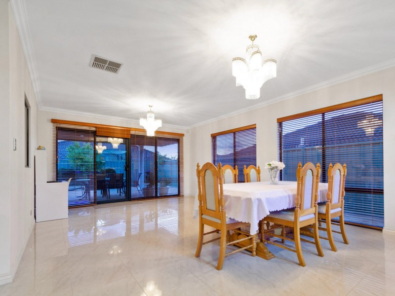 5 Bonfield Drive, Landsdale WA 6065