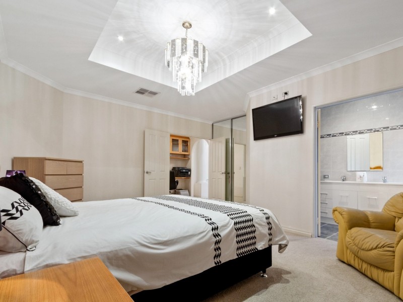 5 Bonfield Drive, Landsdale WA 6065