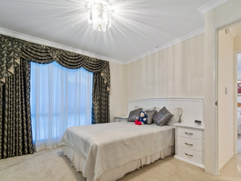 5 Bonfield Drive, Landsdale WA 6065