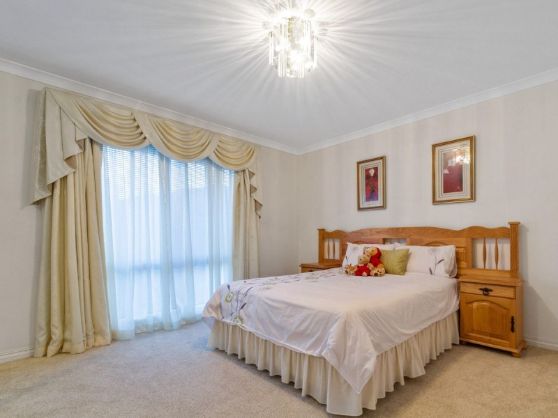 5 Bonfield Drive, Landsdale WA 6065