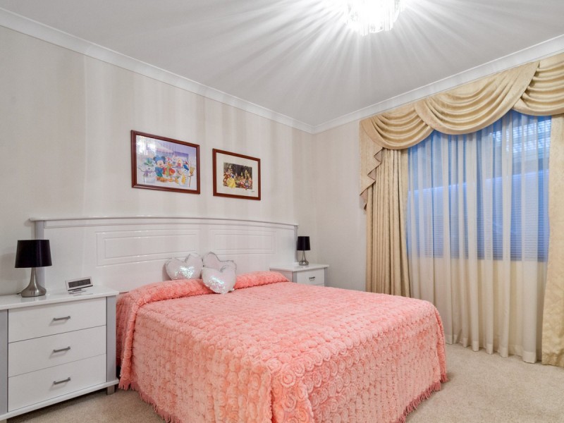 5 Bonfield Drive, Landsdale WA 6065