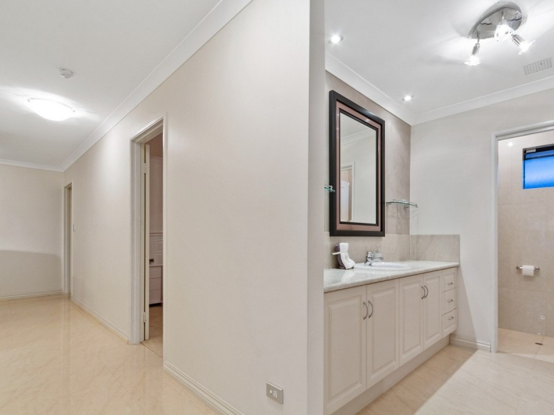 5 Bonfield Drive, Landsdale WA 6065