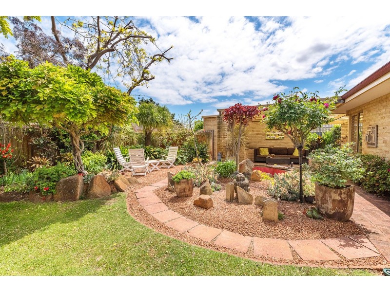 99 Burnett Avenue, Leeming WA 6149