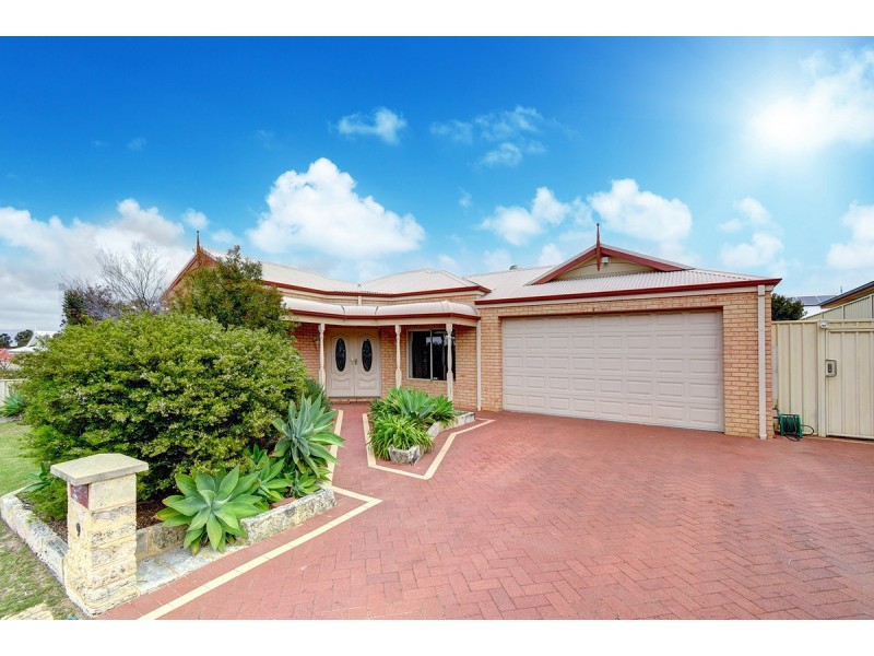 9 Urquhart Way, Hocking WA 6065