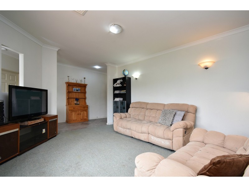 9 Urquhart Way, Hocking WA 6065