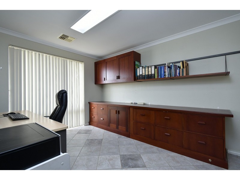 9 Urquhart Way, Hocking WA 6065