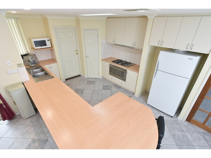 9 Urquhart Way, Hocking WA 6065