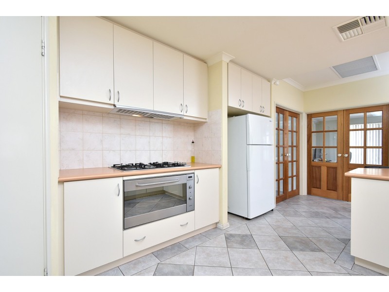 9 Urquhart Way, Hocking WA 6065