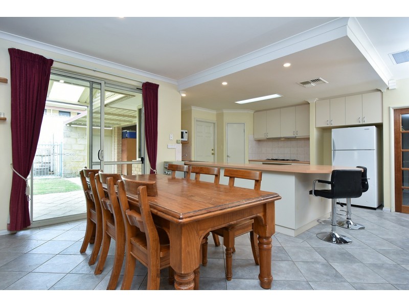 9 Urquhart Way, Hocking WA 6065