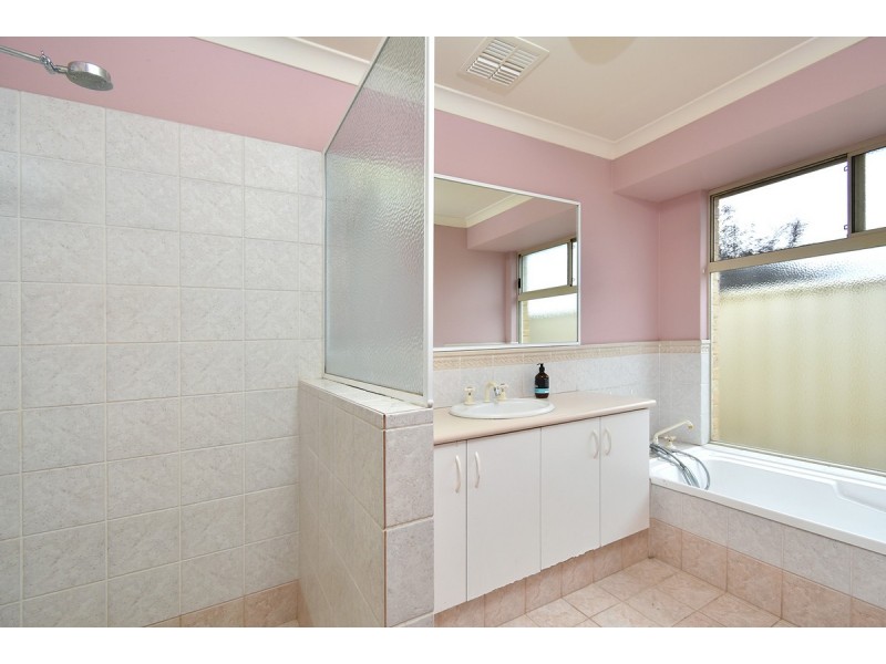 9 Urquhart Way, Hocking WA 6065