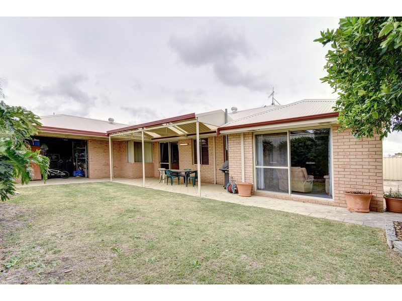 9 Urquhart Way, Hocking WA 6065