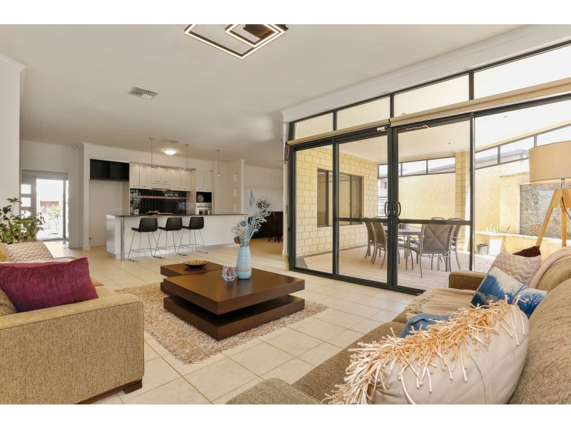 11 Heliconia Turn, Stirling WA 6021