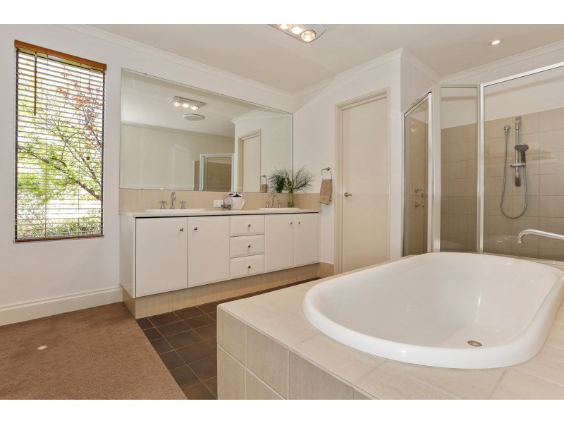 11 Heliconia Turn, Stirling WA 6021