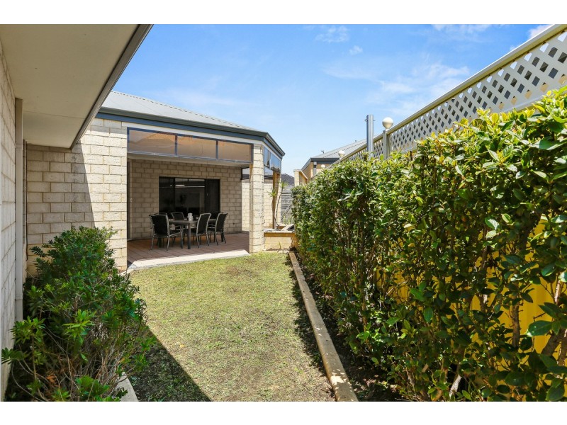 11 Heliconia Turn, Stirling WA 6021