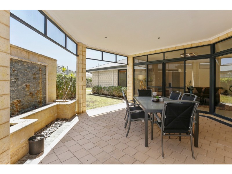 11 Heliconia Turn, Stirling WA 6021