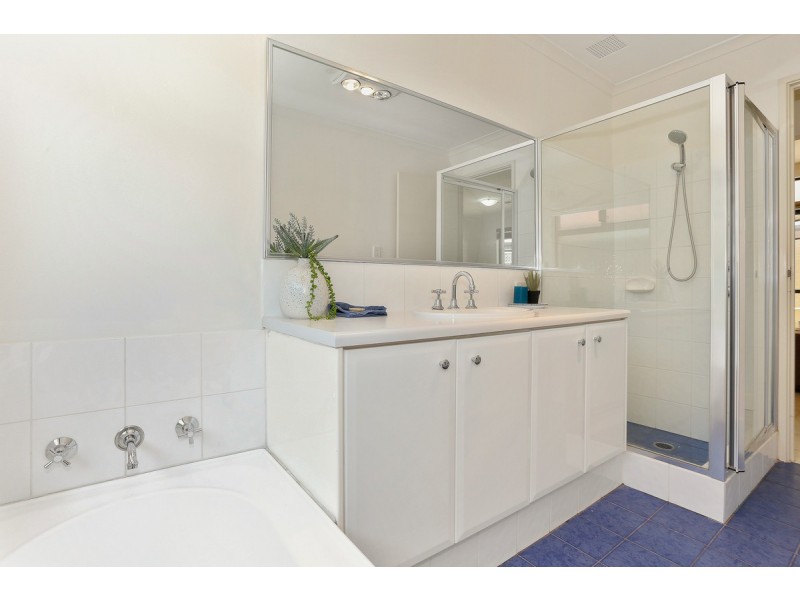 11 Heliconia Turn, Stirling WA 6021