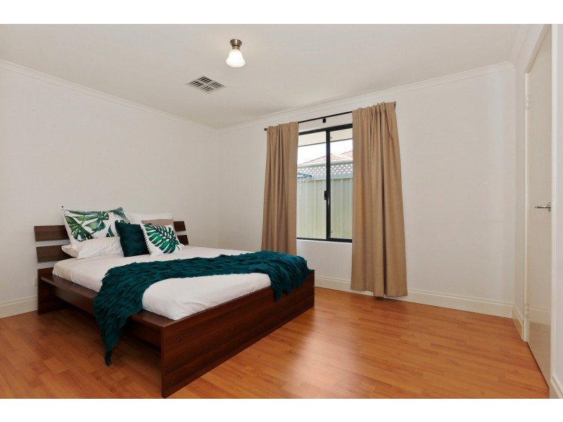 11 Heliconia Turn, Stirling WA 6021