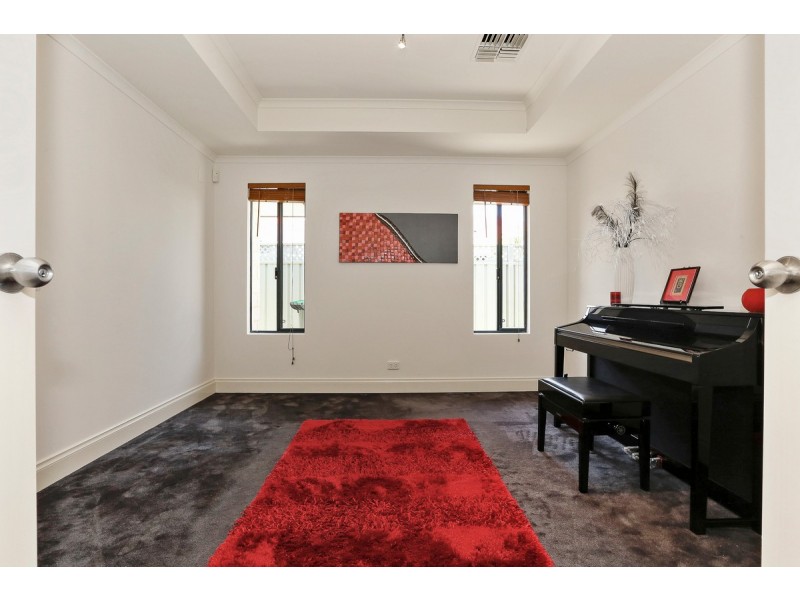 11 Heliconia Turn, Stirling WA 6021