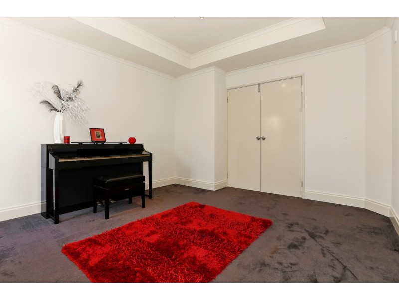 11 Heliconia Turn, Stirling WA 6021