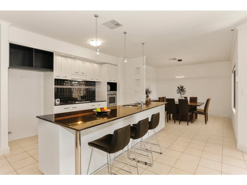 11 Heliconia Turn, Stirling WA 6021