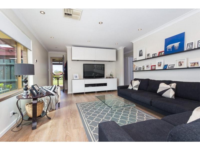 9 Grassbird Loop, Yangebup WA 6164