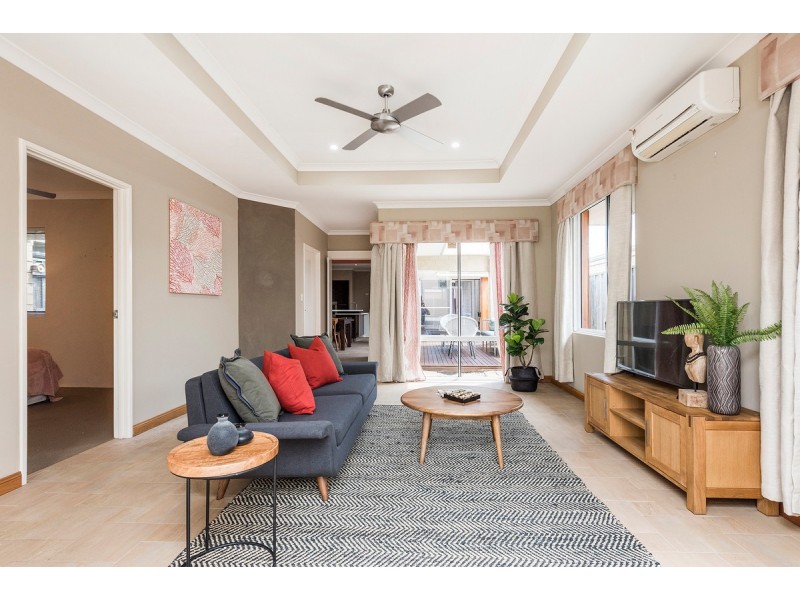 25 Bundaleer Avenue, Ellenbrook WA 6069