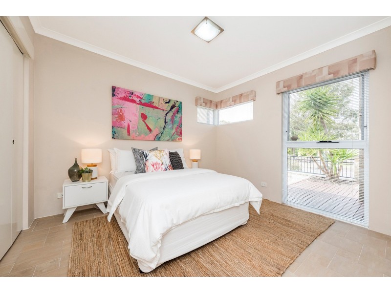 25 Bundaleer Avenue, Ellenbrook WA 6069