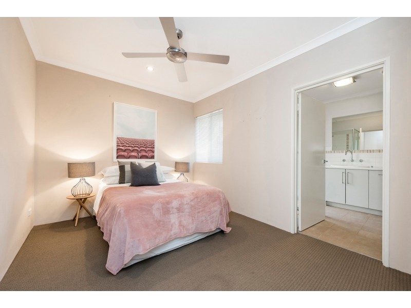 25 Bundaleer Avenue, Ellenbrook WA 6069