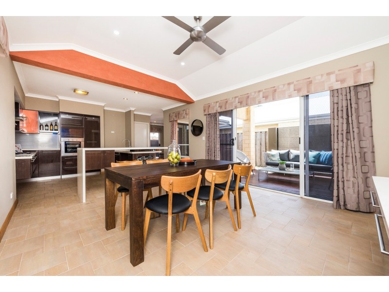 25 Bundaleer Avenue, Ellenbrook WA 6069