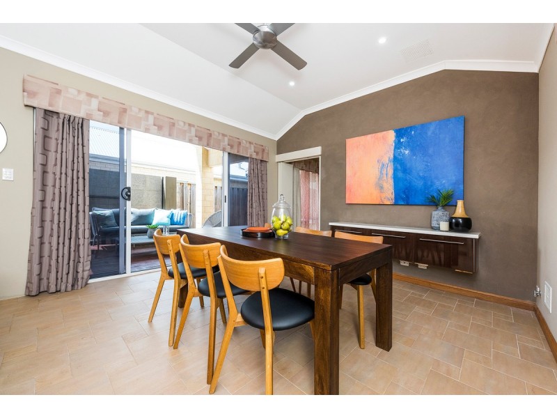 25 Bundaleer Avenue, Ellenbrook WA 6069