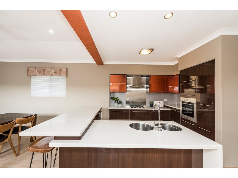 25 Bundaleer Avenue, Ellenbrook WA 6069