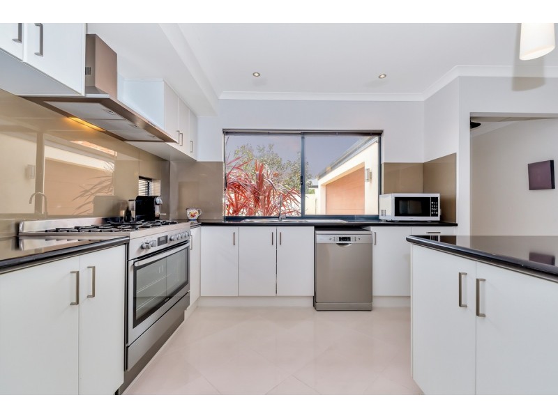 1 Mainsail Parkway, Wannanup WA 6210