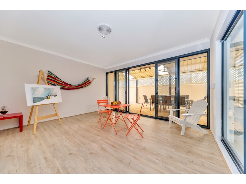 1 Mainsail Parkway, Wannanup WA 6210