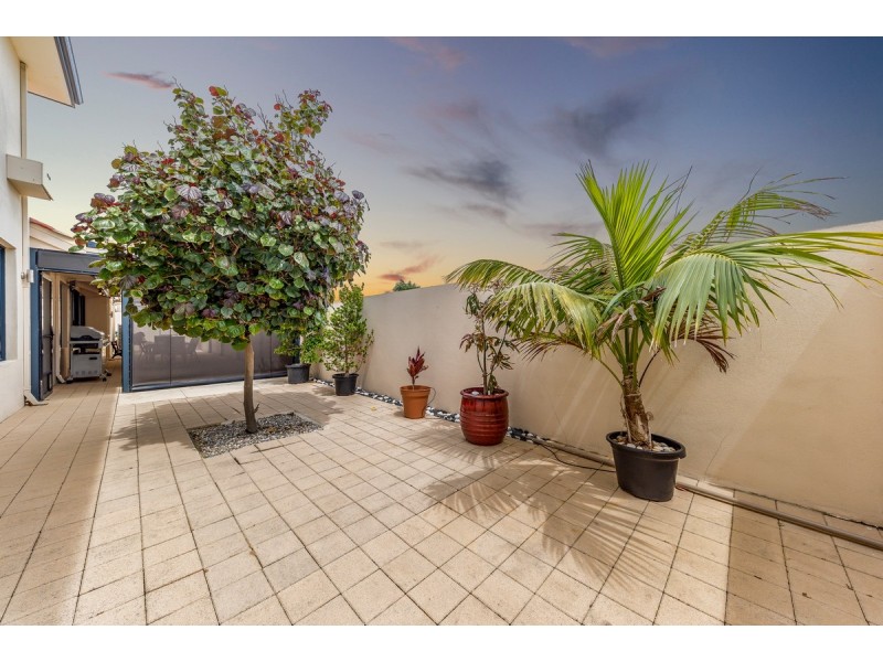 1 Mainsail Parkway, Wannanup WA 6210