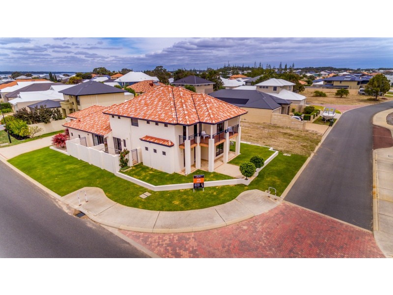 1 Mainsail Parkway, Wannanup WA 6210