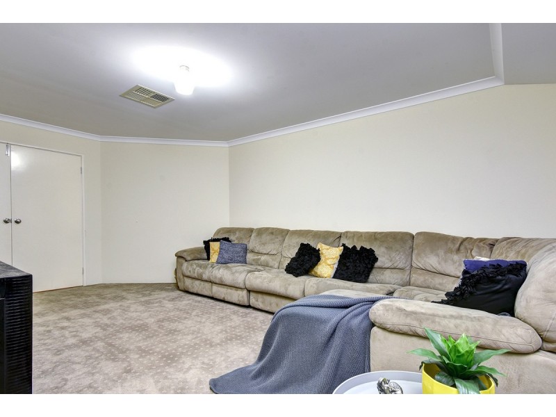 73 Joseph Banks Boulevard, Banksia Grove WA 6031