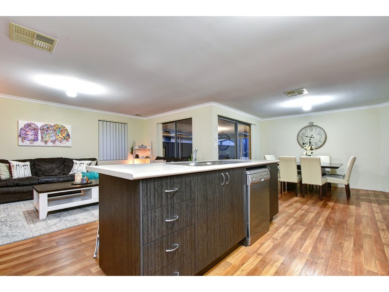 73 Joseph Banks Boulevard, Banksia Grove WA 6031