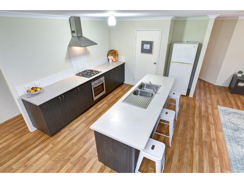73 Joseph Banks Boulevard, Banksia Grove WA 6031