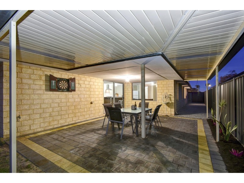 73 Joseph Banks Boulevard, Banksia Grove WA 6031